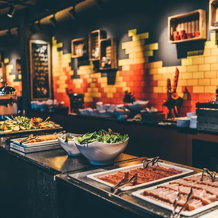 坦佩雷别墅原作所库斯酒店 酒店 坦佩雷